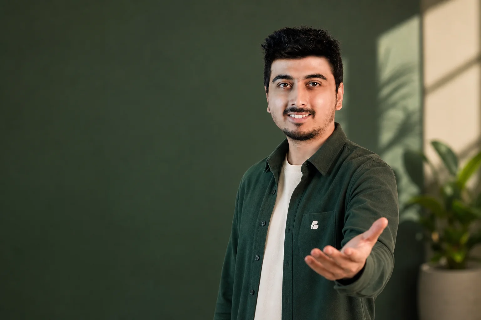 Swadhin Khan Online Business Foundation live workshop-এ যোগ দেওয়ার আমন্ত্রণ জানাচ্ছেন